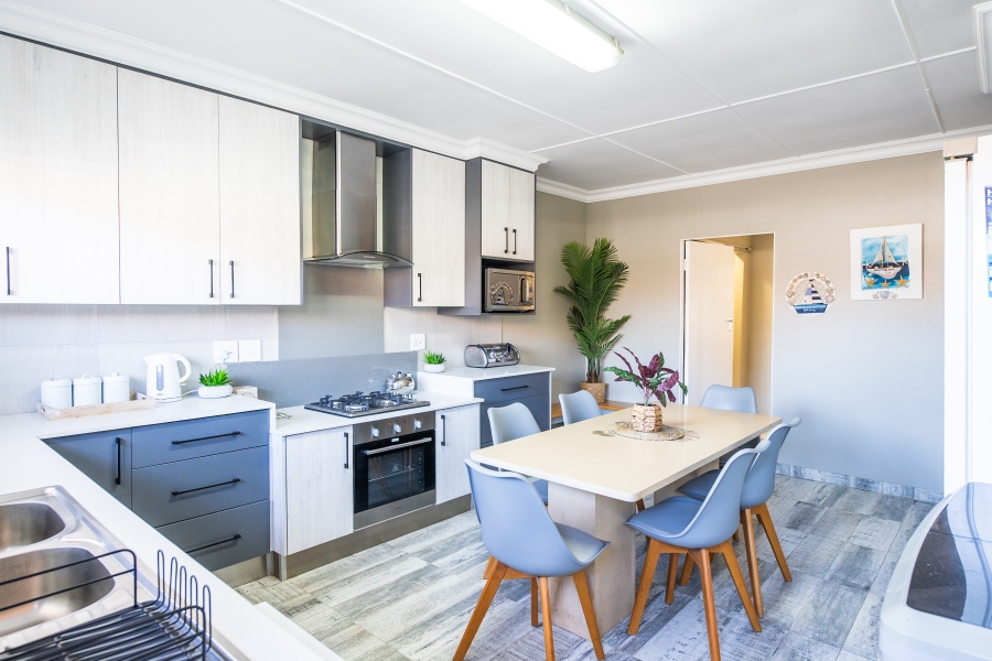 7 Bedroom Property for Sale in Hartenbos Central Western Cape